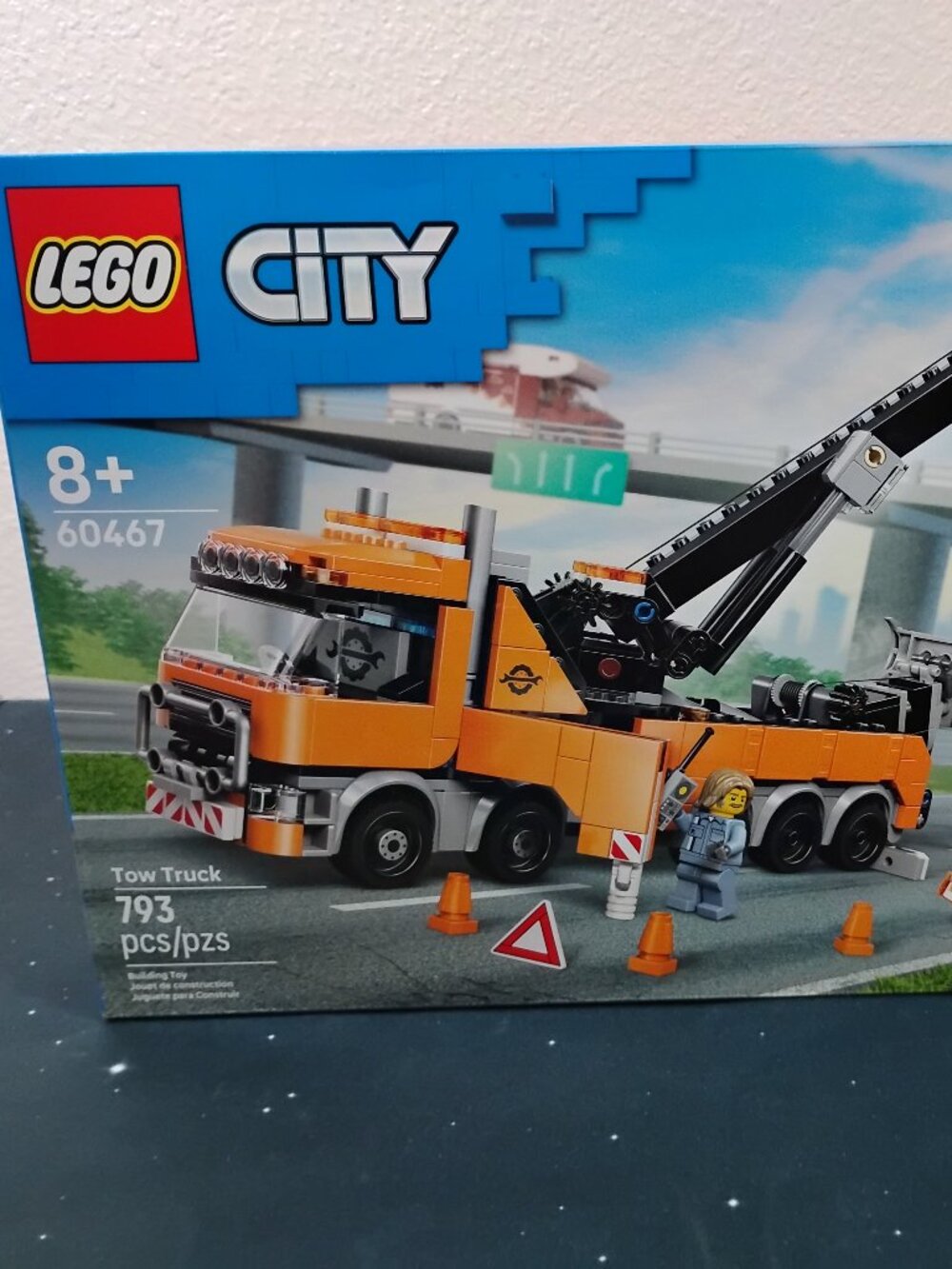LEGO City Tow Truck 60467 Heavy Duty Crane Vehicle Building Set New Sealed Box